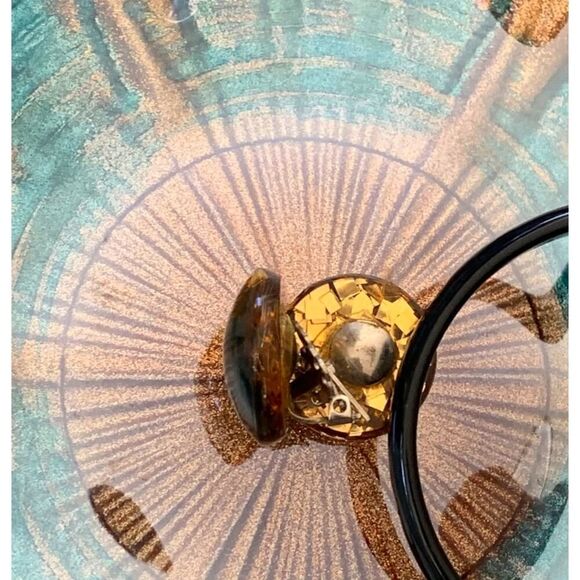 Big Button Shell Glitter Clip Earrings Lucite Retro Rockabilly Jewelry, Unmarked - Picture 4 of 4